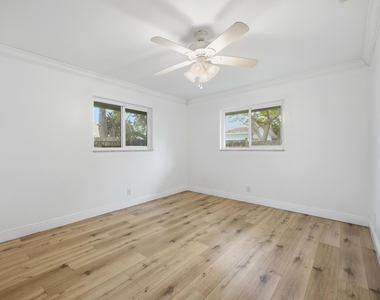 1680 Ne 34th Lane - Photo Thumbnail 11
