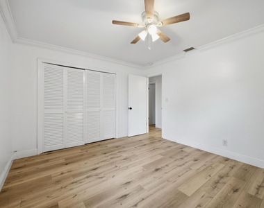 1680 Ne 34th Lane - Photo Thumbnail 16