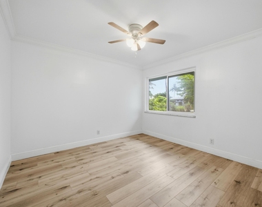 1680 Ne 34th Lane - Photo Thumbnail 15