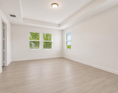 1000 Sterling Pine Place - Photo Thumbnail 54