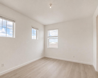1000 Sterling Pine Place - Photo Thumbnail 59