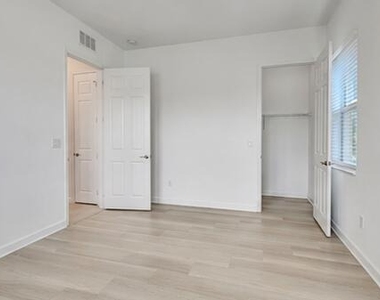 1000 Sterling Pine Place - Photo Thumbnail 53