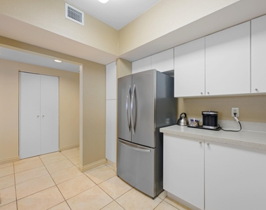 17375 Collins Avenue - Photo Thumbnail 13