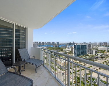 17375 Collins Avenue - Photo Thumbnail 4