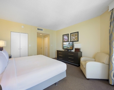 17375 Collins Avenue - Photo Thumbnail 15