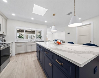 115 Elm Avenue - Photo Thumbnail 4