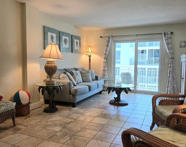 1161 Hillsboro Mile - Photo Thumbnail 6