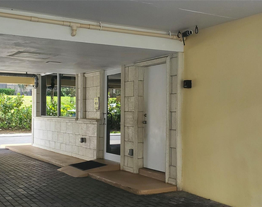1161 Hillsboro Mile - Photo Thumbnail 65