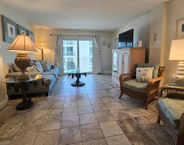 1161 Hillsboro Mile - Photo Thumbnail 31