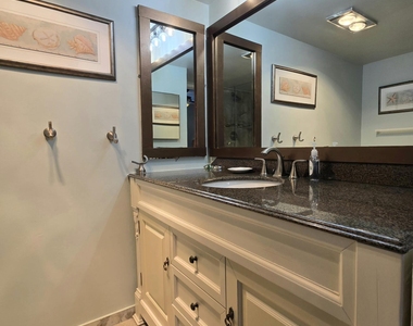 1161 Hillsboro Mile - Photo Thumbnail 22