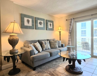 1161 Hillsboro Mile - Photo Thumbnail 32