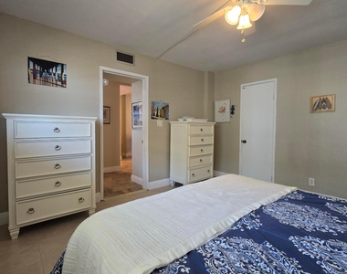 1161 Hillsboro Mile - Photo Thumbnail 46