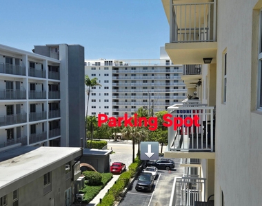 1161 Hillsboro Mile - Photo Thumbnail 16