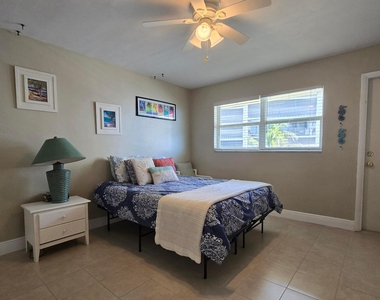 1161 Hillsboro Mile - Photo Thumbnail 41