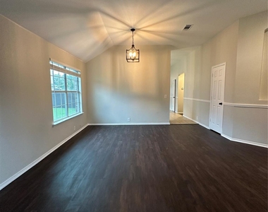 109 Fallen Rock Drive - Photo Thumbnail 4