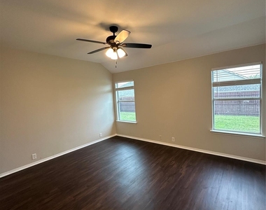 109 Fallen Rock Drive - Photo Thumbnail 14
