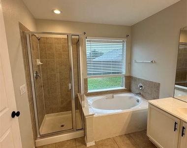 109 Fallen Rock Drive - Photo Thumbnail 20