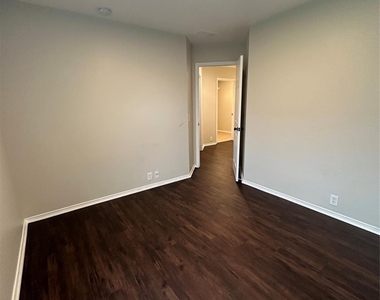109 Fallen Rock Drive - Photo Thumbnail 26