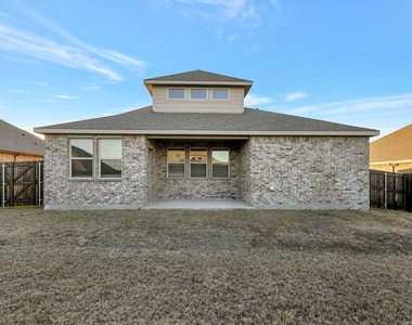1007 Hitchin Post Way - Photo Thumbnail 28