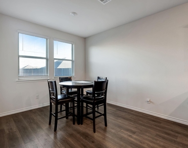 1007 Hitchin Post Way - Photo Thumbnail 11