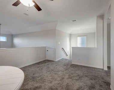 1007 Hitchin Post Way - Photo Thumbnail 25