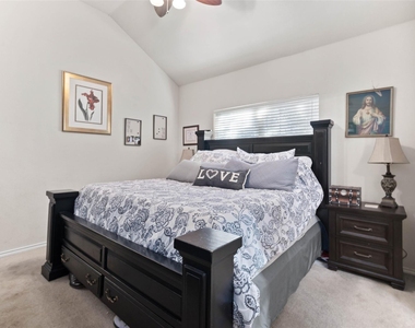 124 Castleridge Drive - Photo Thumbnail 9