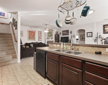 124 Castleridge Drive - Photo Thumbnail 4