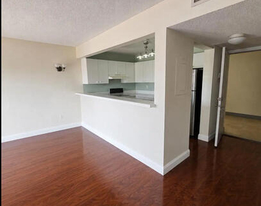 701 Nw 19th Street - Photo Thumbnail 7