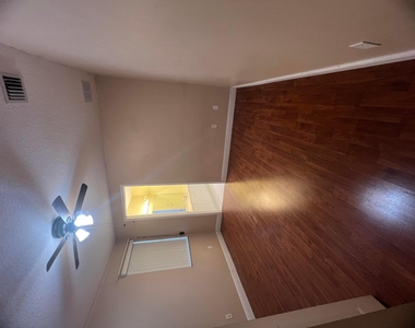 2621 Danforth Terrace - Photo Thumbnail 9