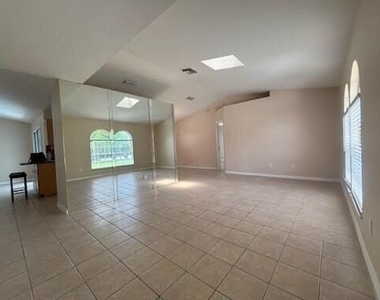 2341 Sw Lawford Street - Photo Thumbnail 2
