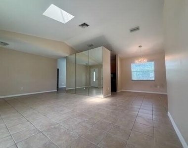 2341 Sw Lawford Street - Photo Thumbnail 6