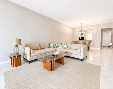 6 Harbour Isle Drive E - Photo Thumbnail 4