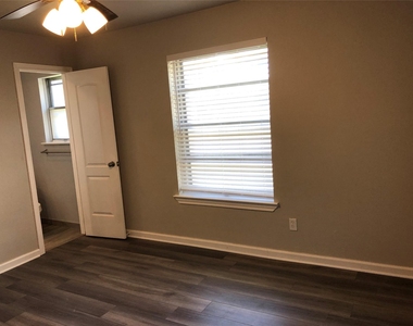 507 Colonial Drive - Photo Thumbnail 10