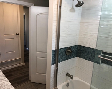 507 Colonial Drive - Photo Thumbnail 16