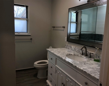 507 Colonial Drive - Photo Thumbnail 17