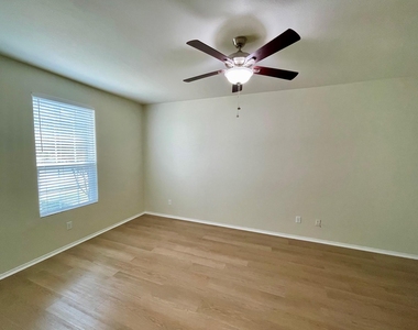 3011 Whispering Pine Boulevard - Photo Thumbnail 5