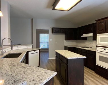 4121 Holly Drive - Photo Thumbnail 10