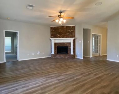 4121 Holly Drive - Photo Thumbnail 5