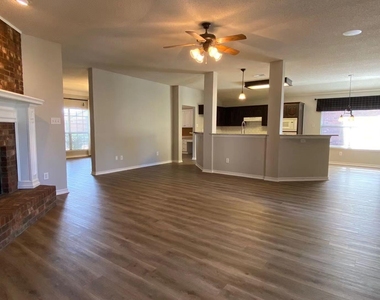 4121 Holly Drive - Photo Thumbnail 6