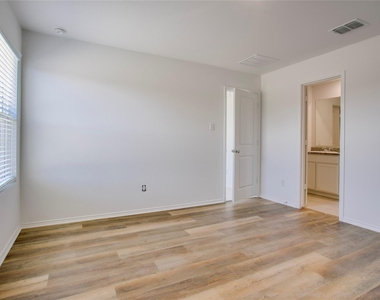7912 Churchill Street - Photo Thumbnail 19