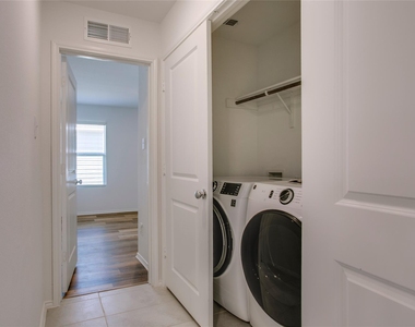7912 Churchill Street - Photo Thumbnail 14