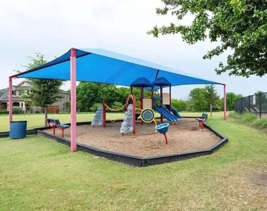 11621 Parade Drive - Photo Thumbnail 34