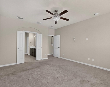 11621 Parade Drive - Photo Thumbnail 18