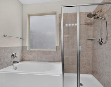 11621 Parade Drive - Photo Thumbnail 21