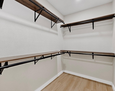 208 Ponderosa Lane - Photo Thumbnail 8