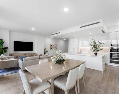 220 Lake Shore Drive - Photo Thumbnail 2