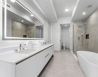220 Lake Shore Drive - Photo Thumbnail 11
