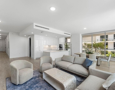 220 Lake Shore Drive - Photo Thumbnail 7