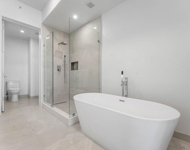 220 Lake Shore Drive - Photo Thumbnail 12