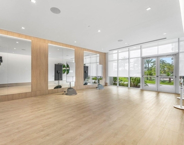 220 Lake Shore Drive - Photo Thumbnail 38